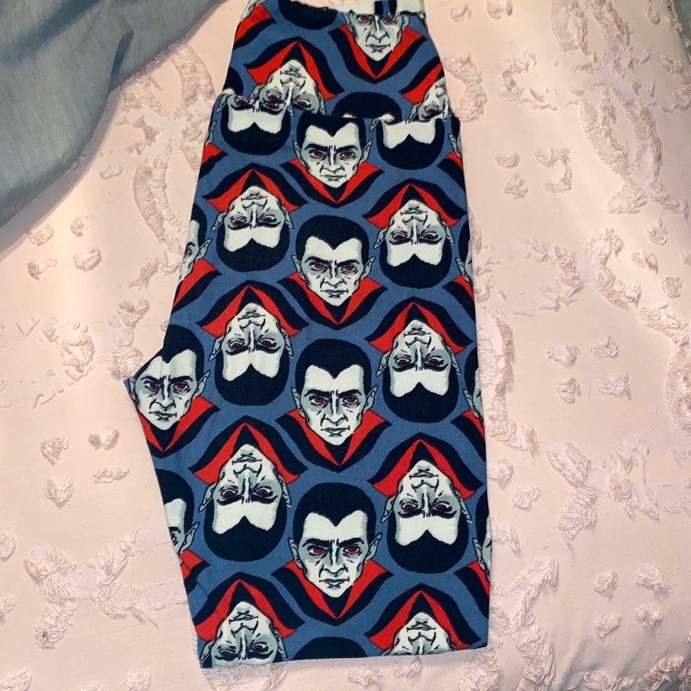 Dracula LulaRoe OS Leggings